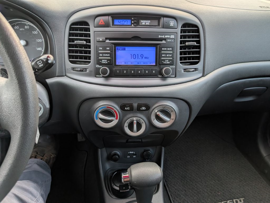 Hyundai Accent GL 3-door 2011