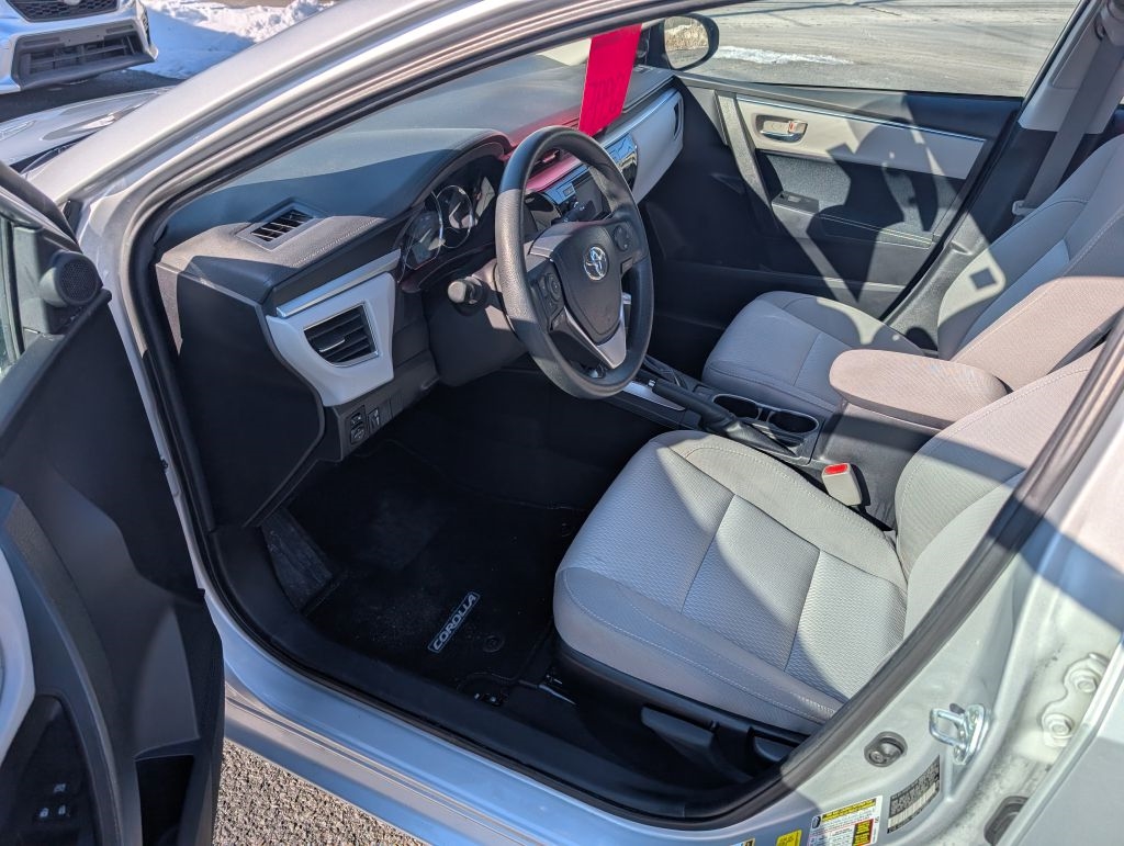Toyota Corolla LE CVT 2015