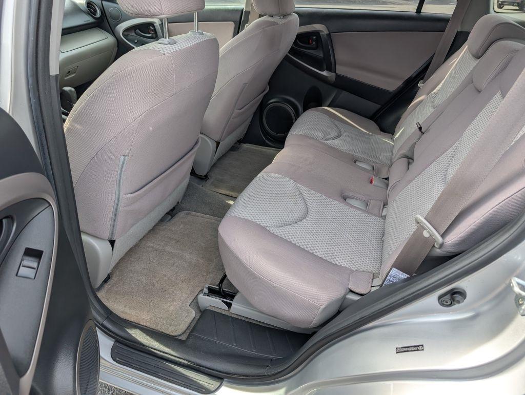 Toyota RAV4 Base I4 4WD 2006