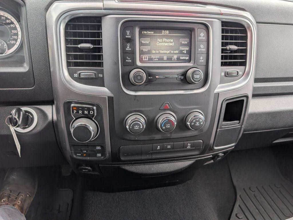 RAM 1500 SLT Quad Cab 4WD 2021
