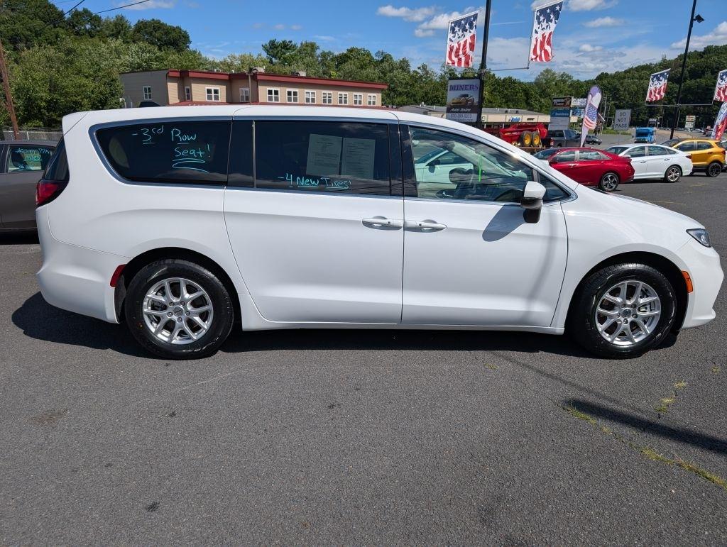 Chrysler Pacifica Touring L 2023