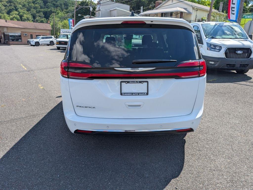 Chrysler Pacifica Touring L 2023