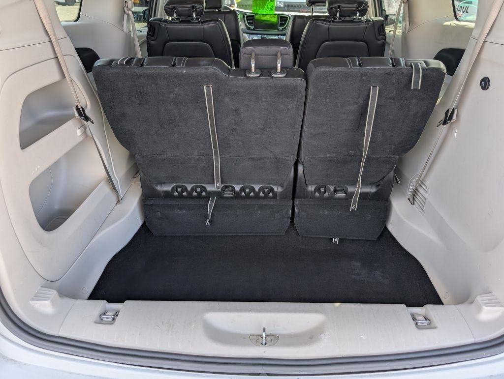 Chrysler Pacifica Touring L 2023