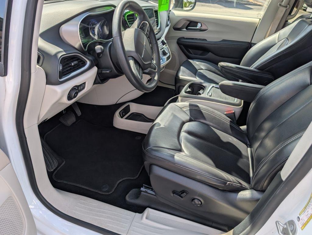 Chrysler Pacifica Touring L 2023