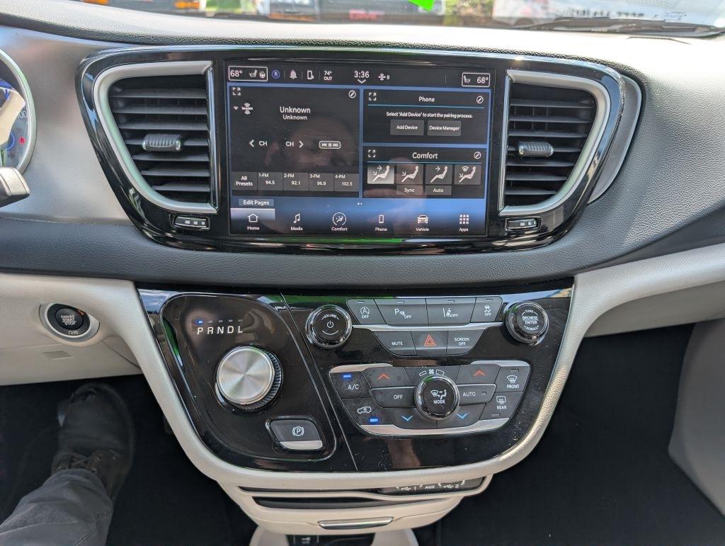 Chrysler Pacifica Touring L 2023
