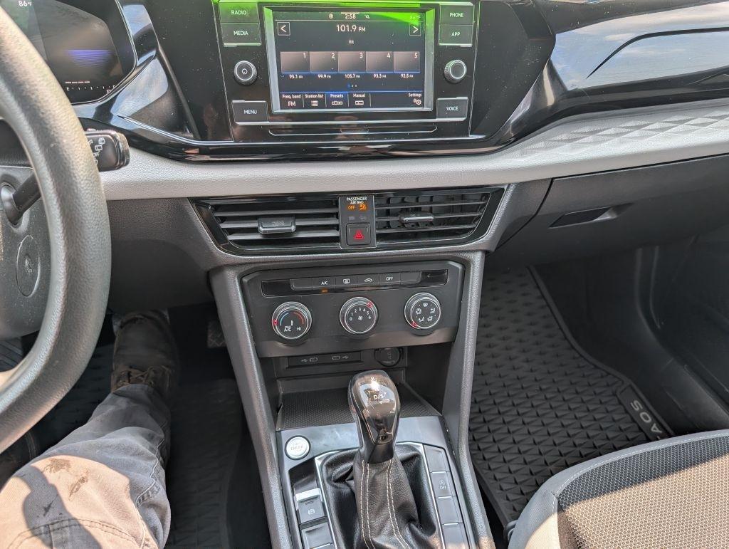 Volkswagen Taos S 2022