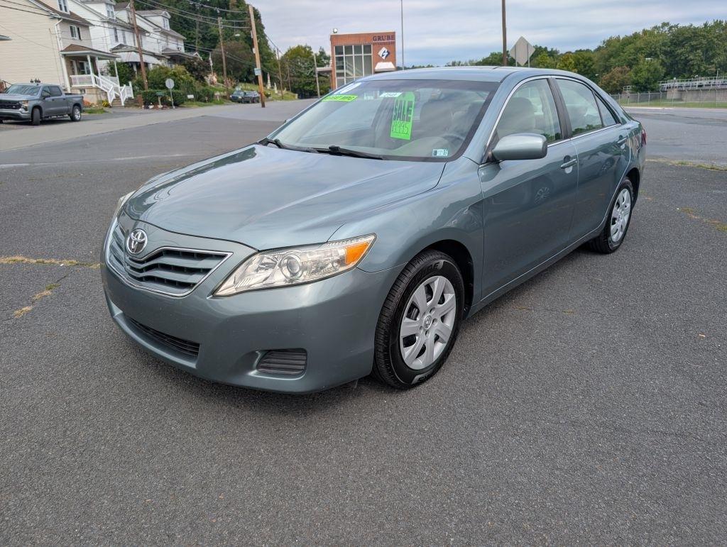 Toyota Camry LE 6-Spd AT 2010