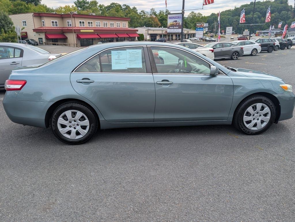 Toyota Camry LE 6-Spd AT 2010