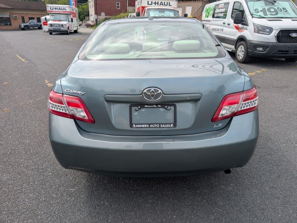 Toyota Camry LE 6-Spd AT 2010