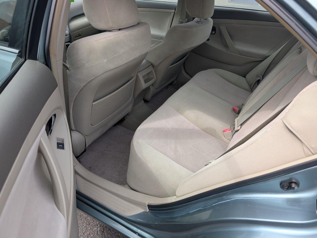 Toyota Camry LE 6-Spd AT 2010