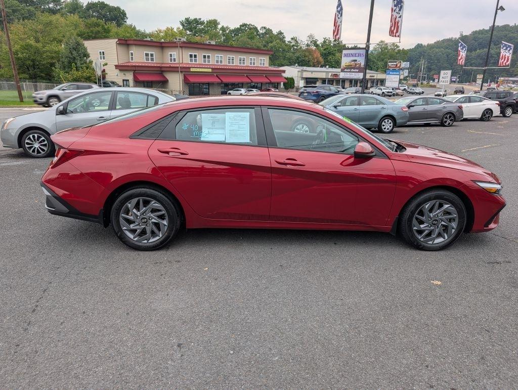 Hyundai Elantra SEL 2024