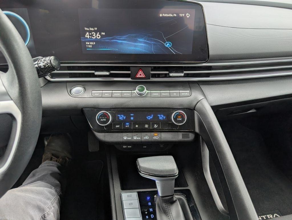 Hyundai Elantra SEL 2024