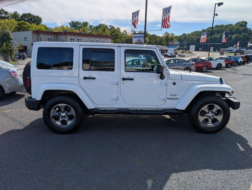 Jeep Wrangler Unlimited Sahara 4WD 2017