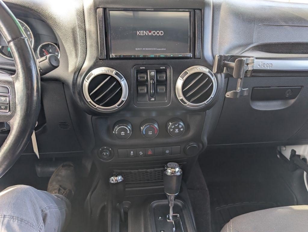 Jeep Wrangler Unlimited Sahara 4WD 2017