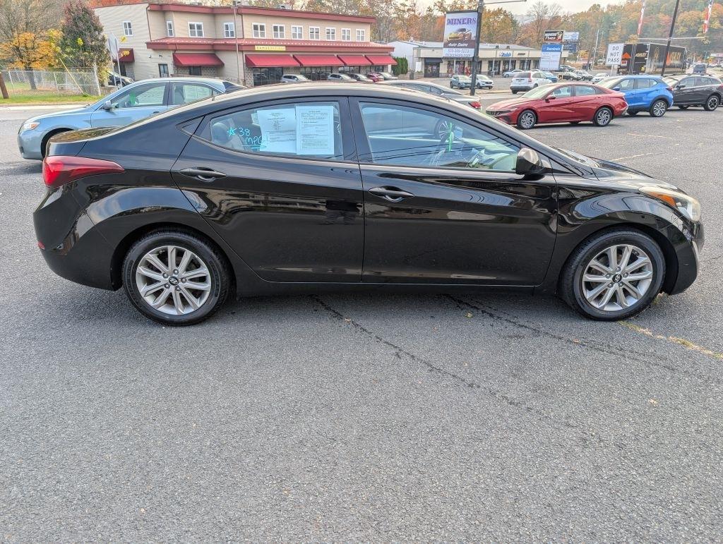 Hyundai Elantra SE 6AT 2016