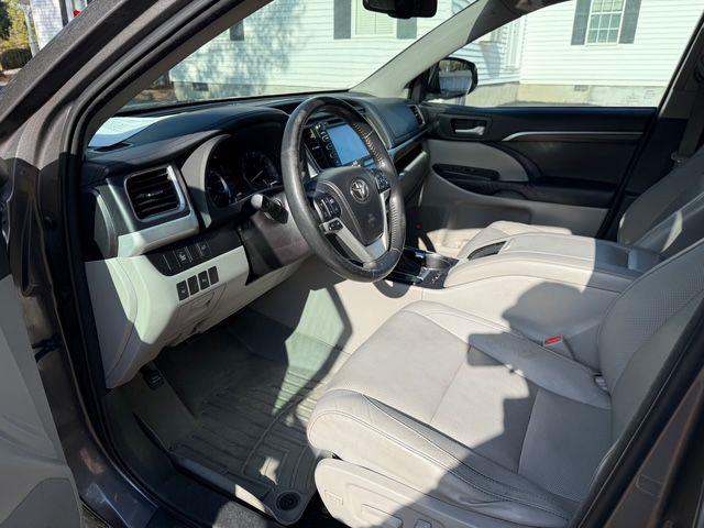 Toyota Highlander  2014