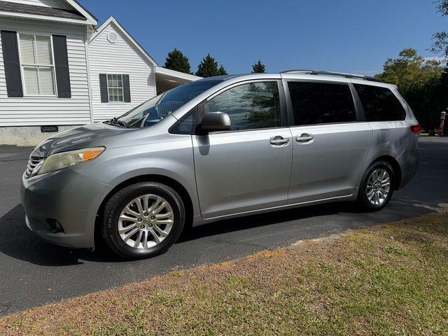 2012 Toyota Sienna XLE