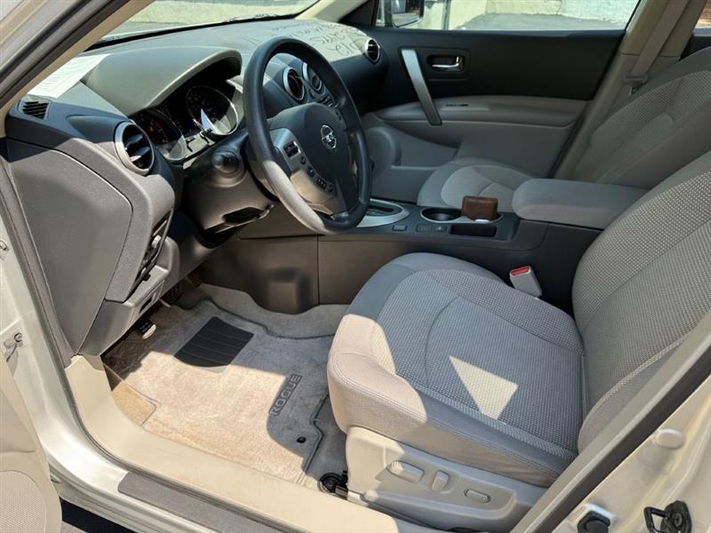 Nissan Rogue  2012