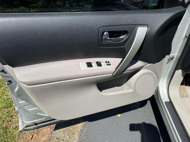 Nissan Rogue  2012