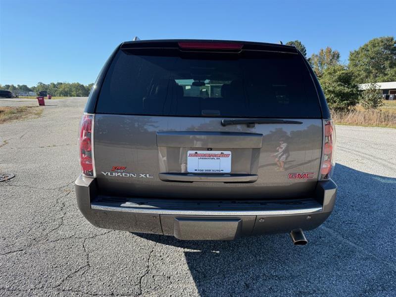 GMC Yukon Denali  2013