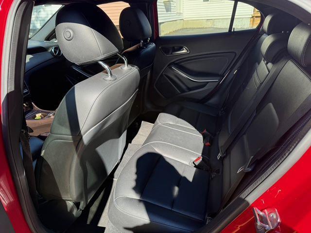 Mercedes-Benz GLA-Class  2019