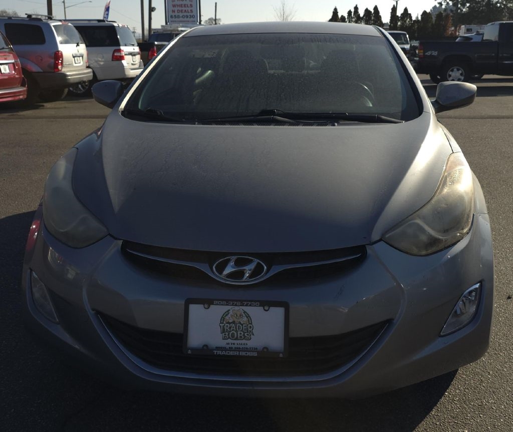 Hyundai Elantra  2013