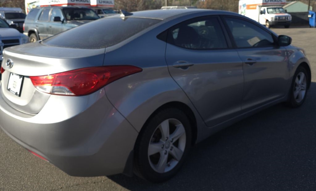 Hyundai Elantra  2013