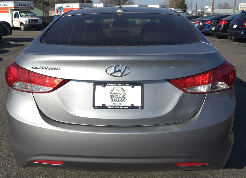 Hyundai Elantra  2013