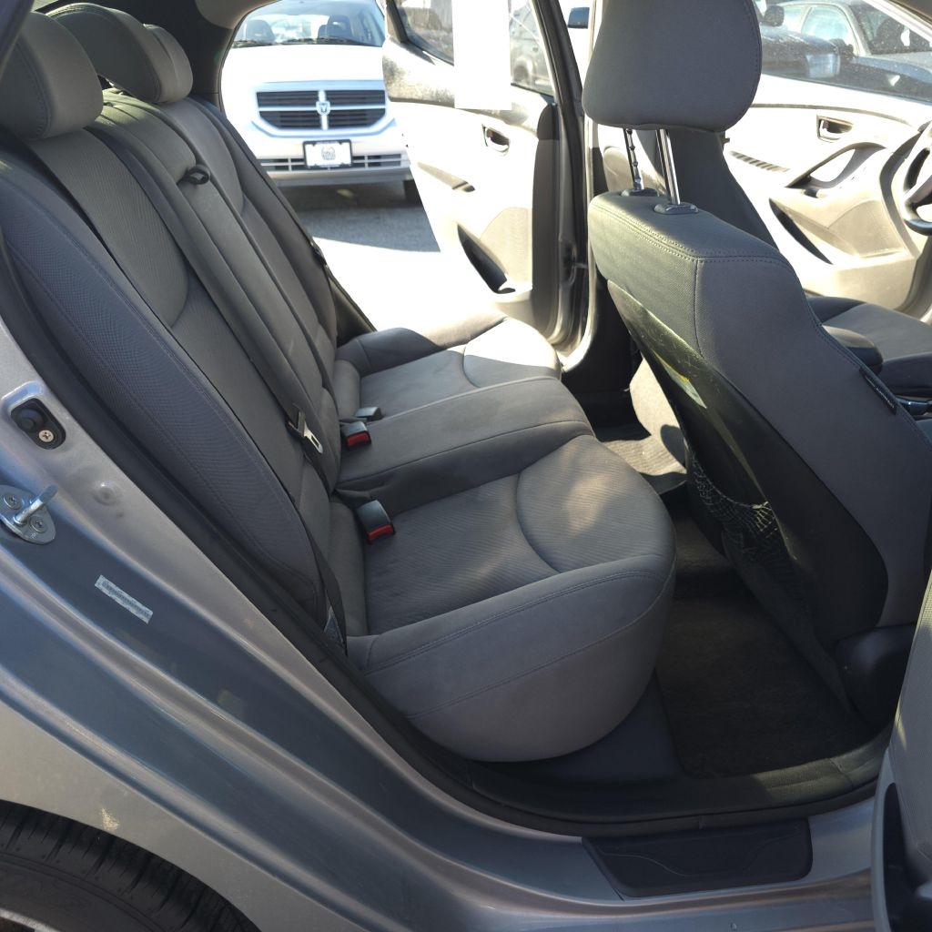 Hyundai Elantra  2013