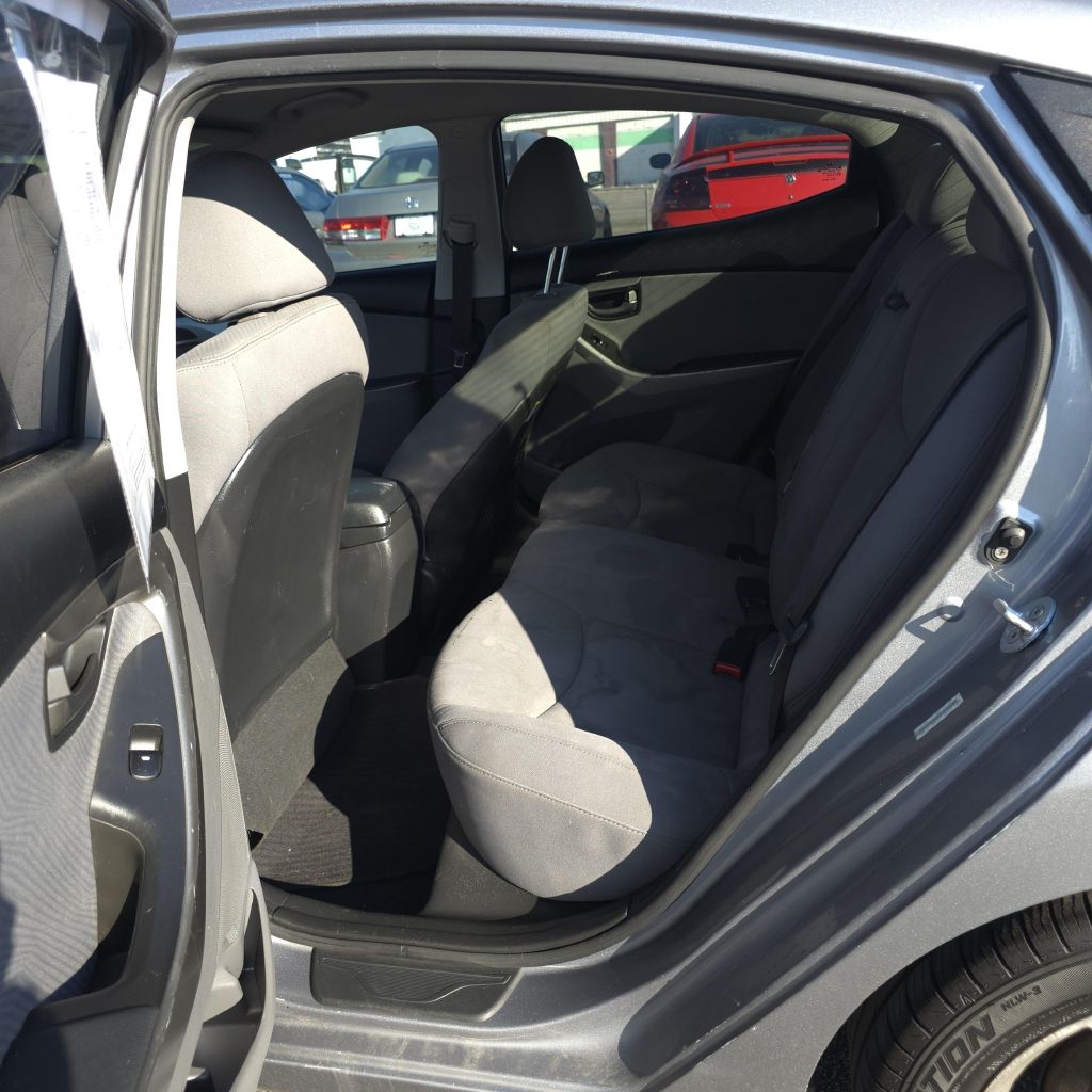 Hyundai Elantra  2013