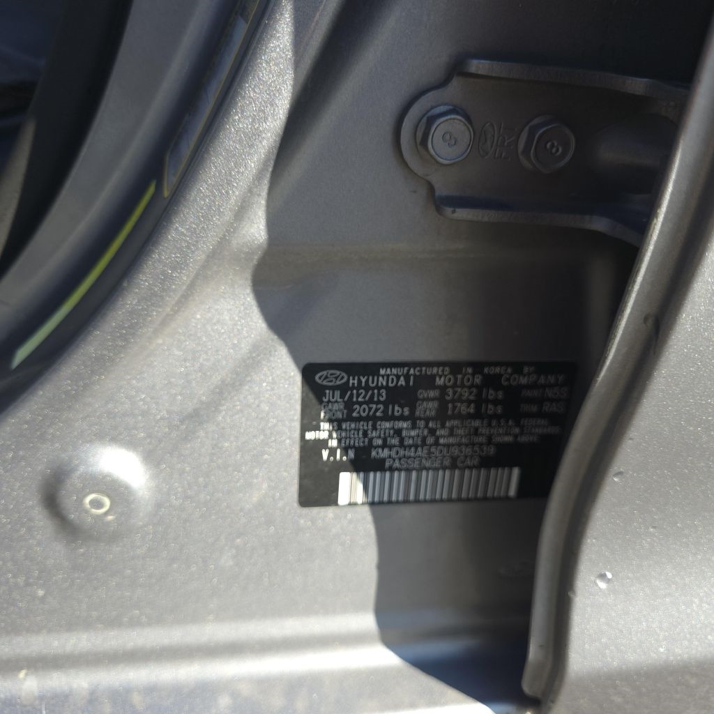 Hyundai Elantra  2013