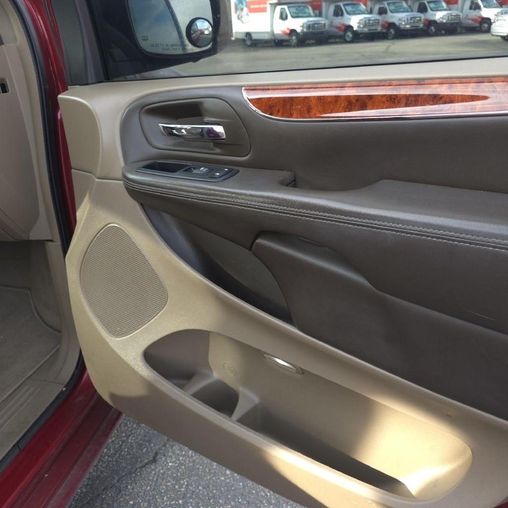 Chrysler Town & Country  2012