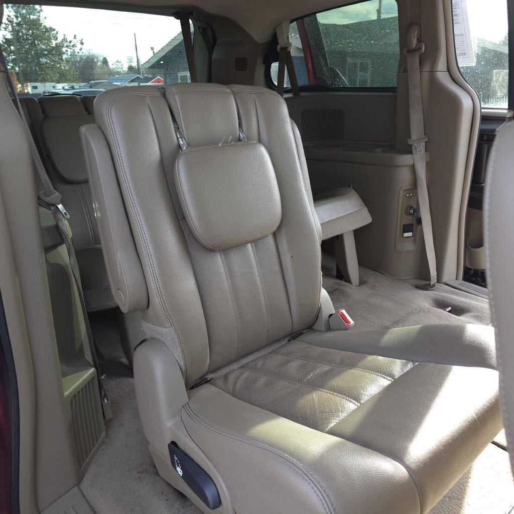 Chrysler Town & Country  2012