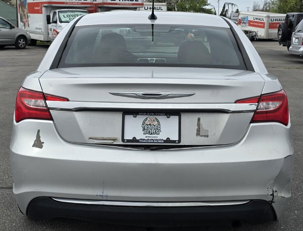 Chrysler 200  2012