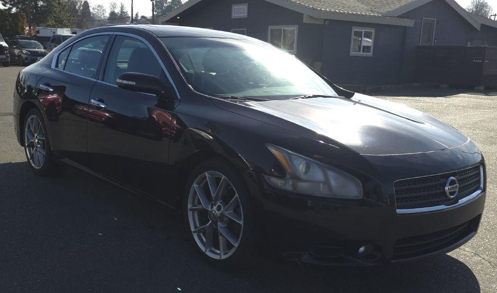 Nissan Maxima  2011
