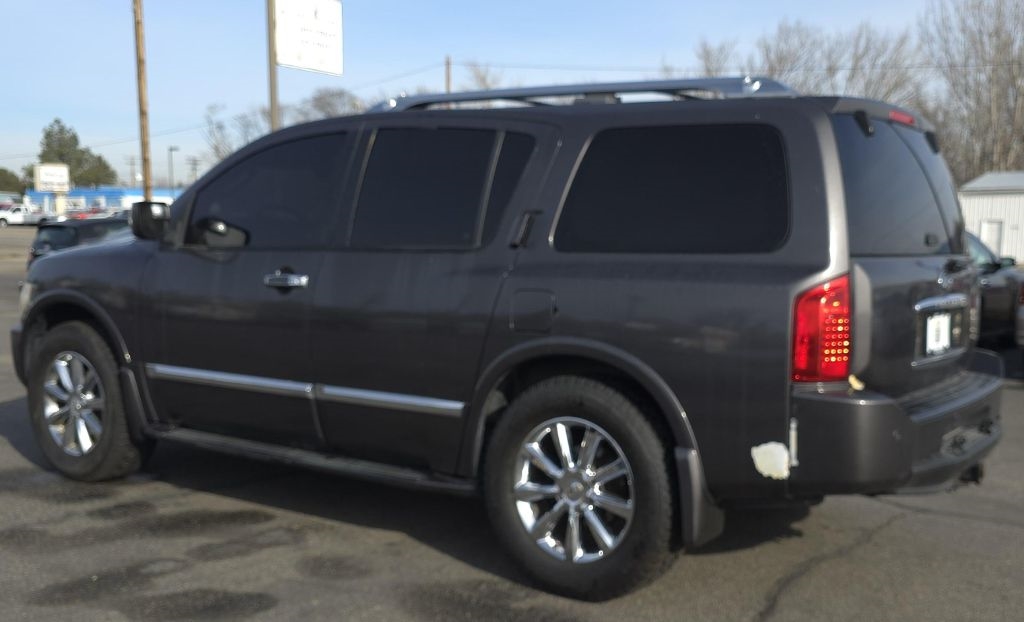 Infiniti QX56  2010