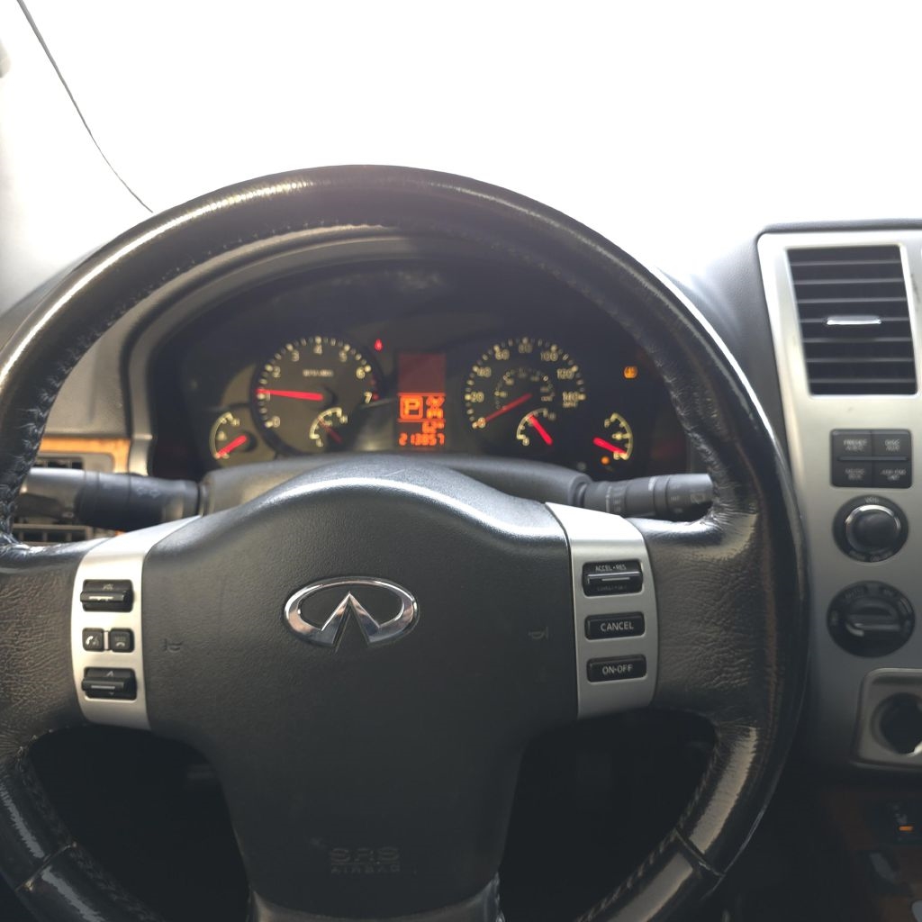 Infiniti QX56  2010
