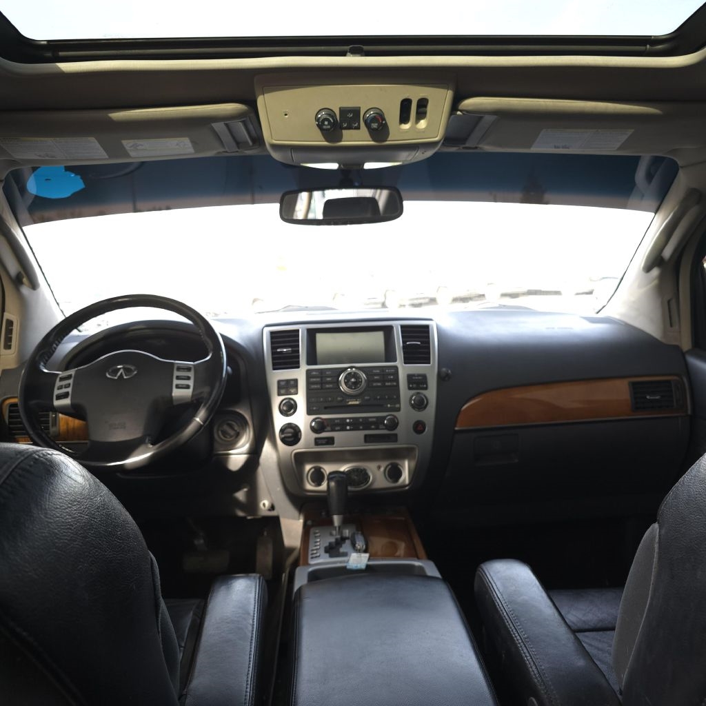 Infiniti QX56  2010
