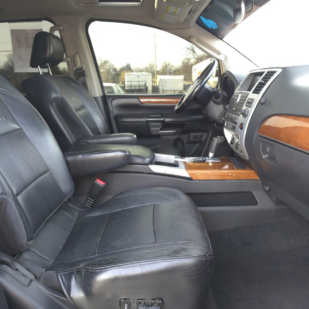 Infiniti QX56  2010