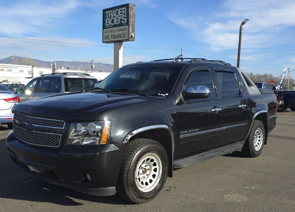 Chevrolet Avalanche  2010