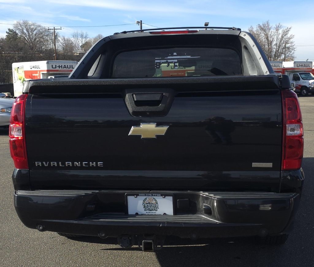Chevrolet Avalanche  2010