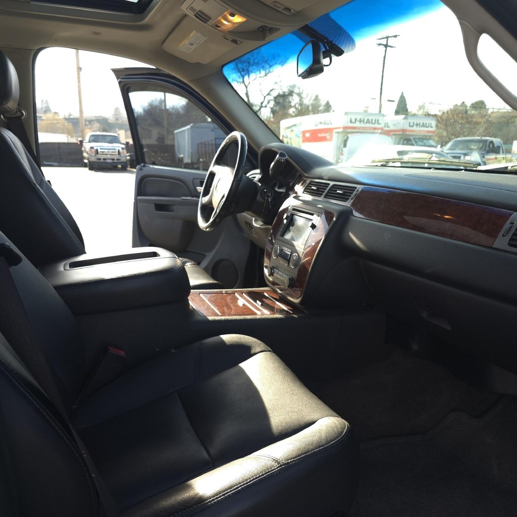 Chevrolet Avalanche  2010