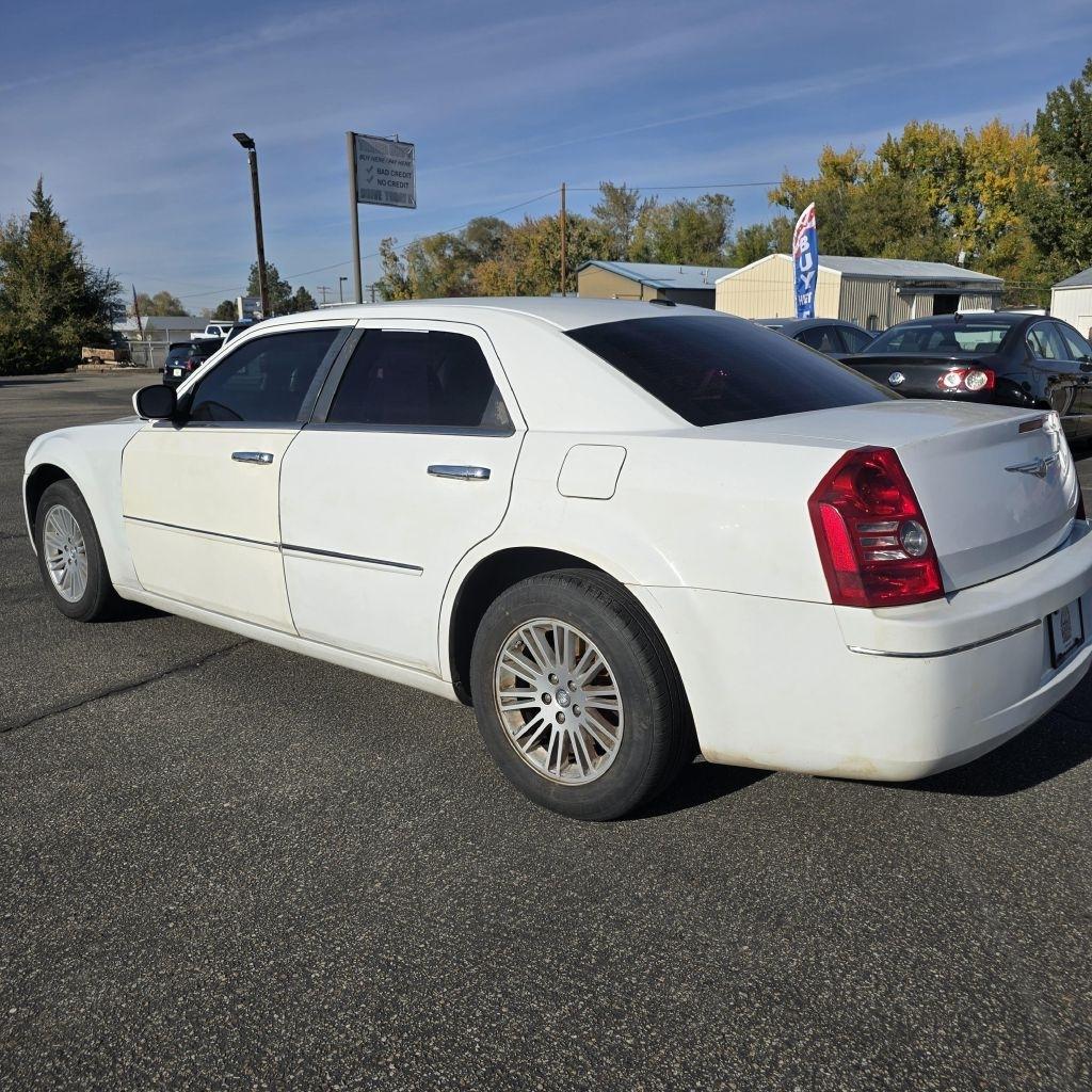 Chrysler 300  2010