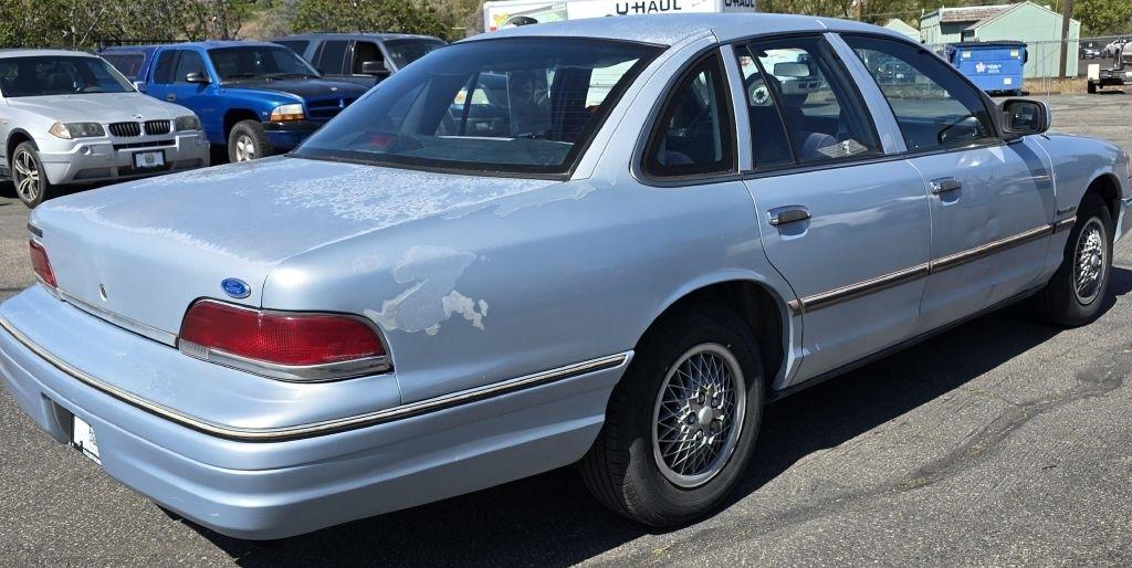 Ford Crown Victoria  1992