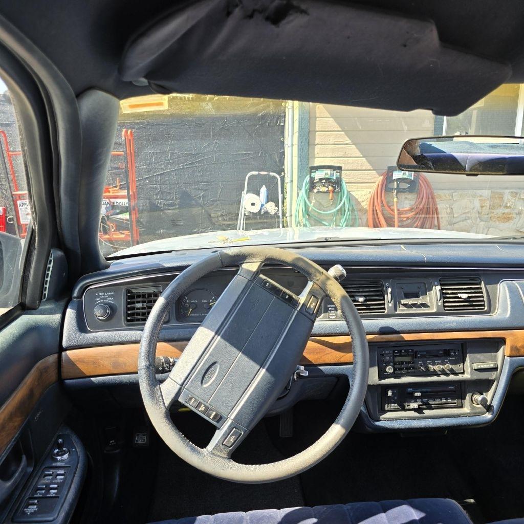 Ford Crown Victoria  1992