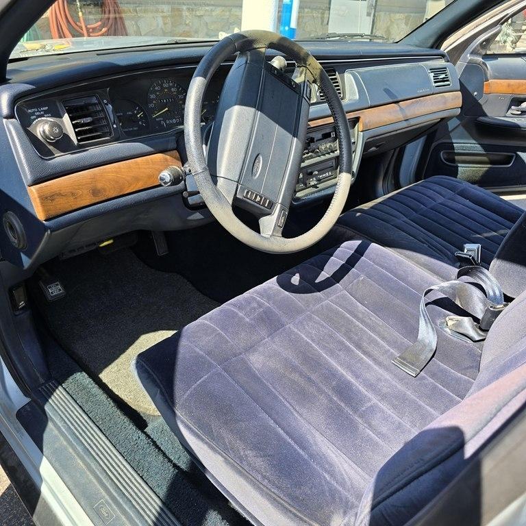 Ford Crown Victoria  1992
