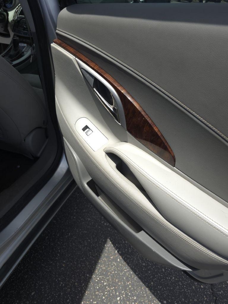 Buick LaCrosse  2010