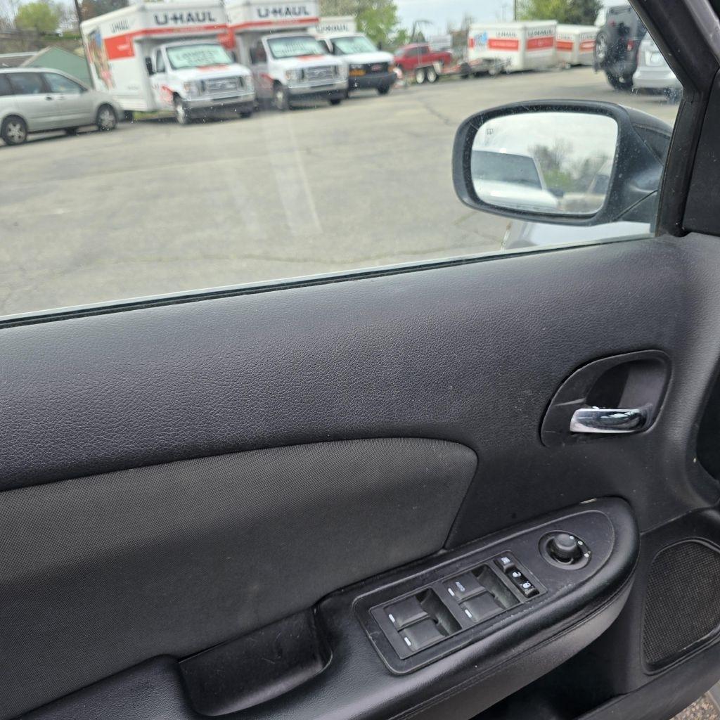 Chrysler 200  2012