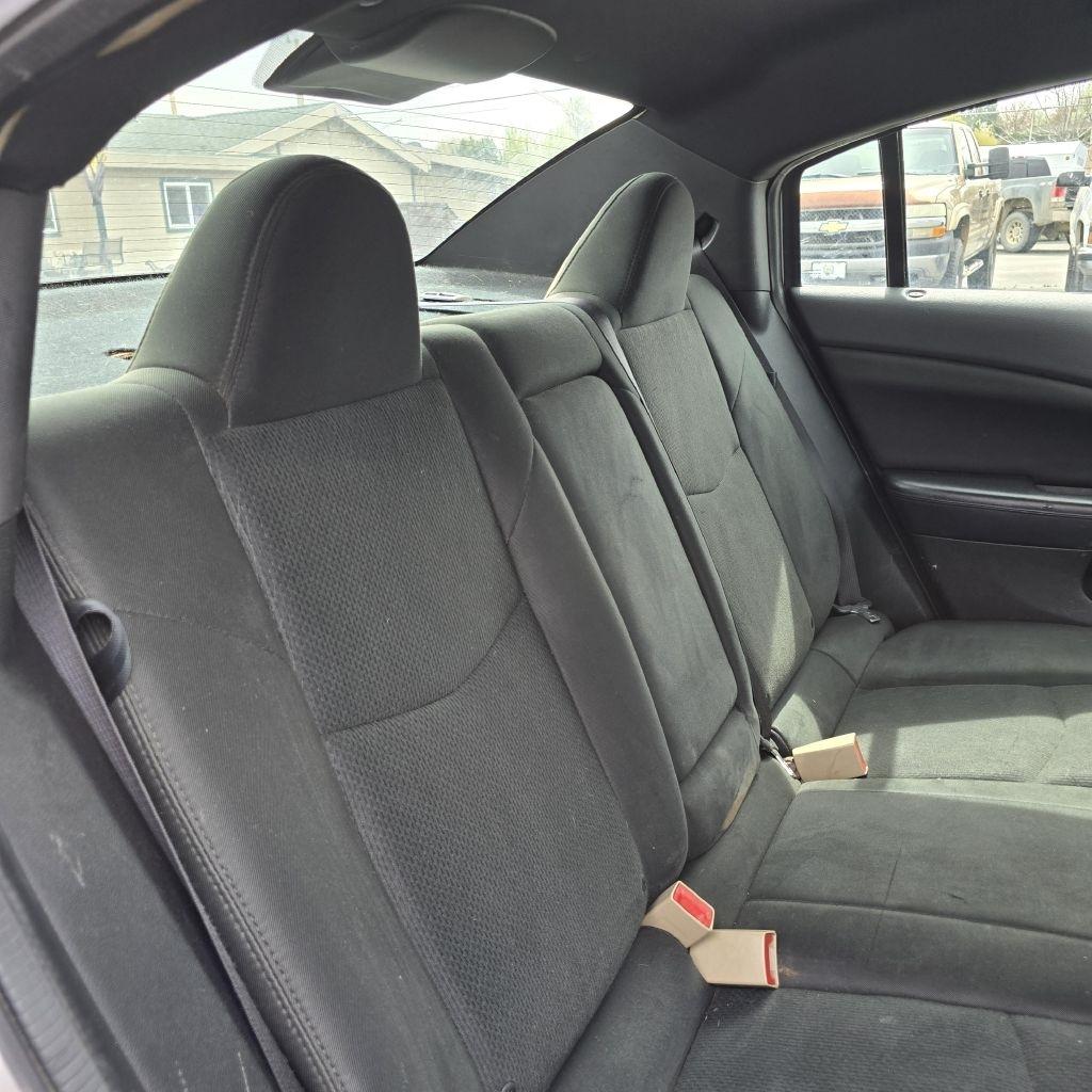 Chrysler 200  2012