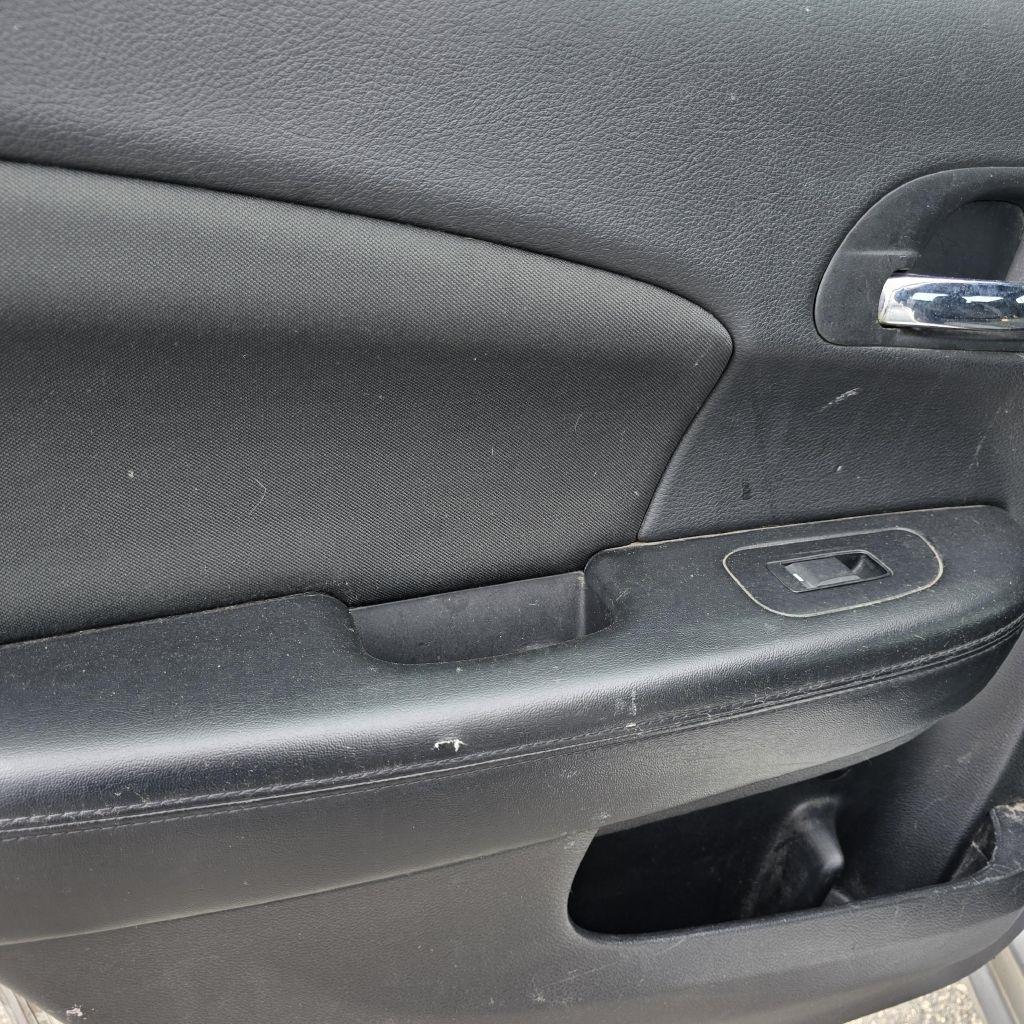 Chrysler 200  2012